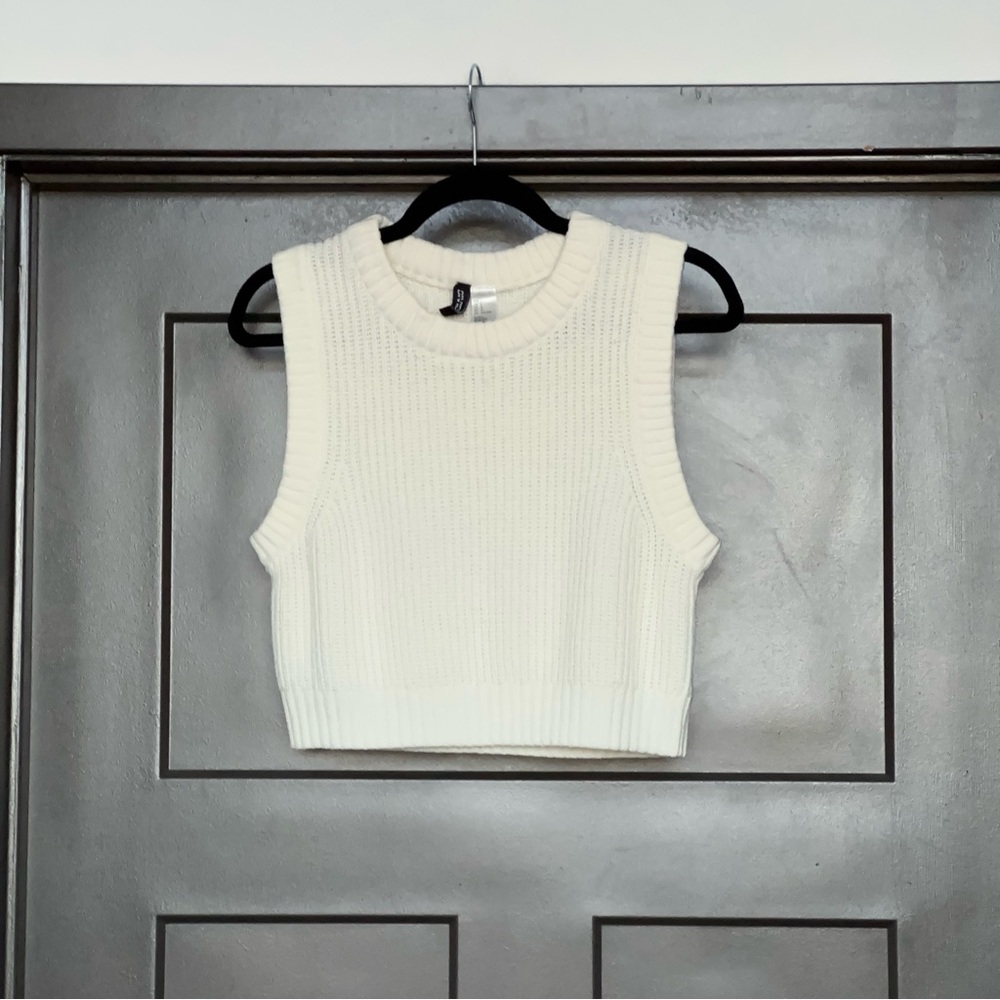 H&M | cropped chunky sweater vest